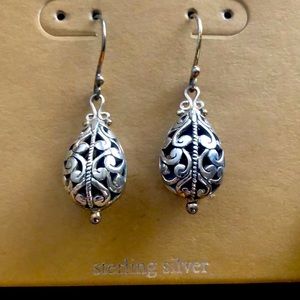 Vintage marked 925ATIID Sterling Sliver Filigree Drop wire Earrings